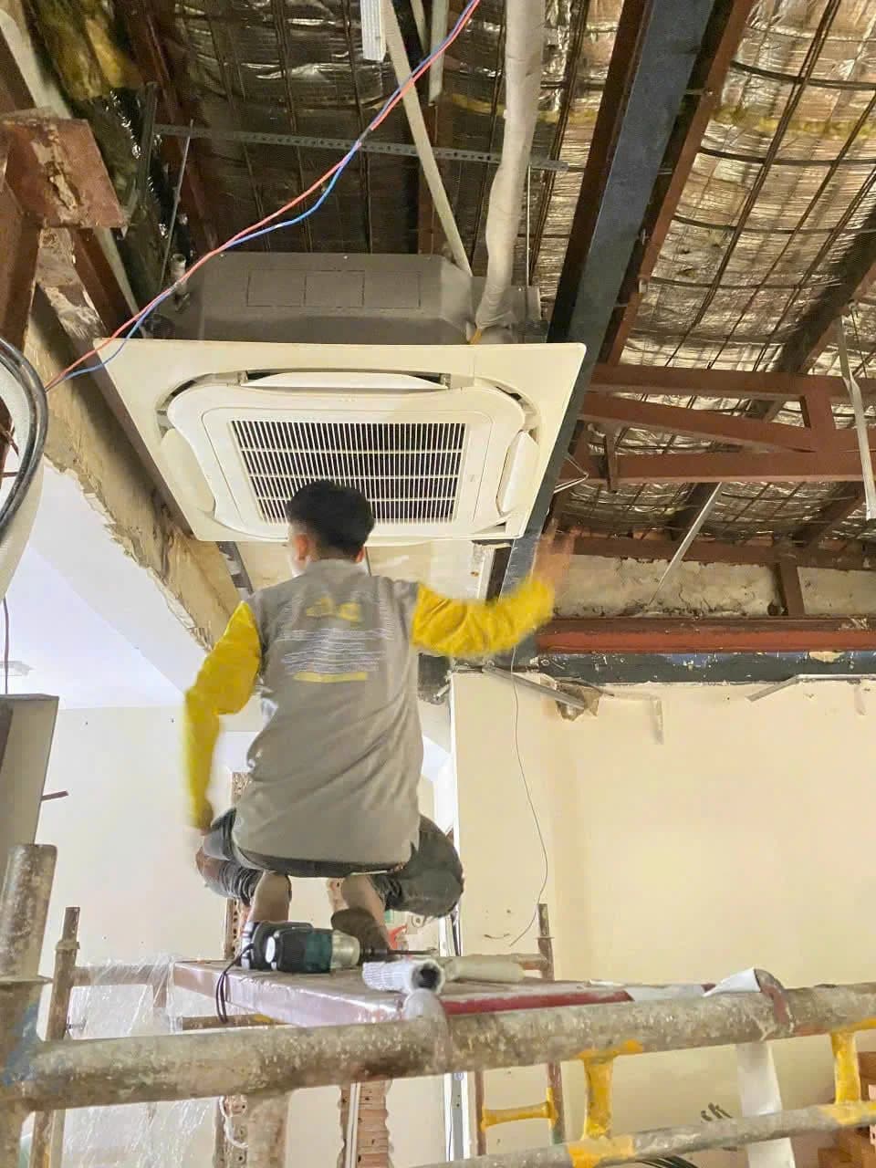 Điều Gì Đang Ẩn Trong Chiếc Máy Lạnh Không Được Vệ Sinh Suốt 1 Năm?