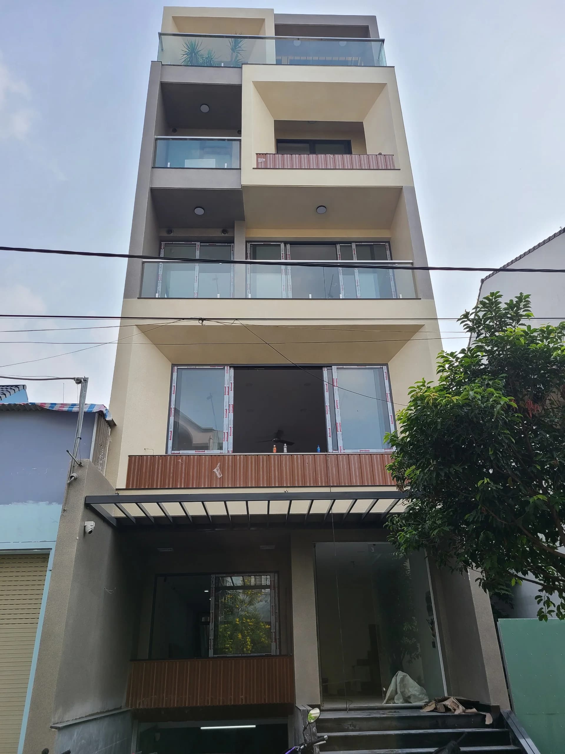 Thiết kế và thi công lắp đặt hệ thống ĐHKK và hệ thống lọc, cấp khí tươi hồi nhiệt cho tòa nhà đa năng Mr. Đạt (Biên Hòa)