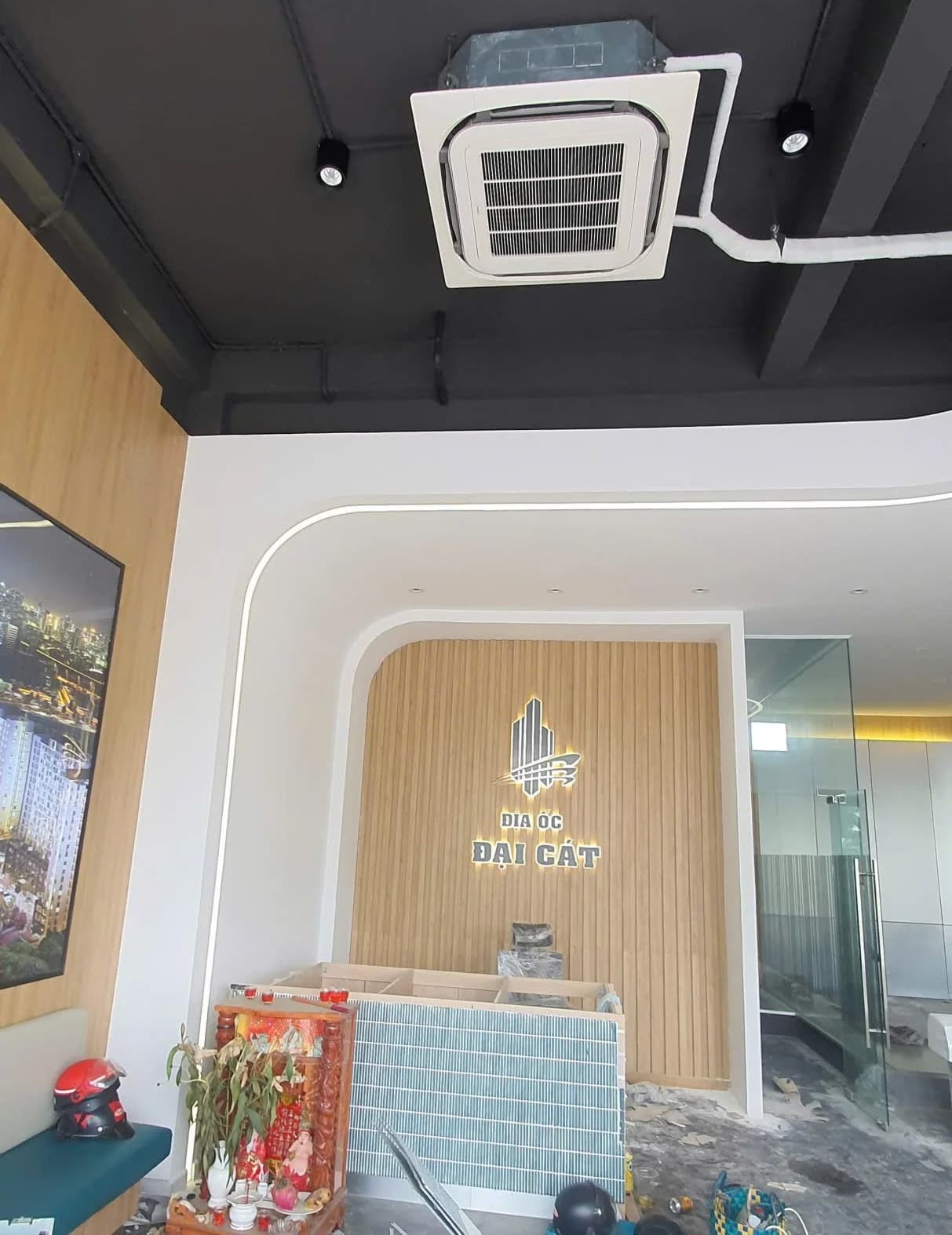 Điện máy ELC hoàn thành hệ thống điều hòa không khí Daikin cho tòa nhà văn phòng kinh doanh bất động sản tại đường Phạm Văn Đồng, Bình Thạnh