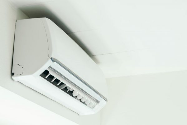 Máy lạnh bị chảy nước