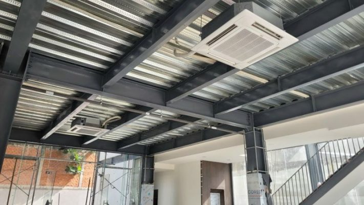 Điều hòa âm trần giúp tiết kiệm không gian và tính thẩm mỹ cao