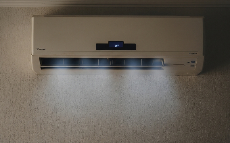 Nguyên nhân và cách khắc phục máy lạnh chạy một lúc lại tự tắt